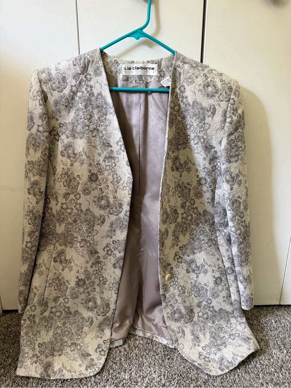 Liz Claiborne Taupe and Light Gray Floral Jacquard Blazer